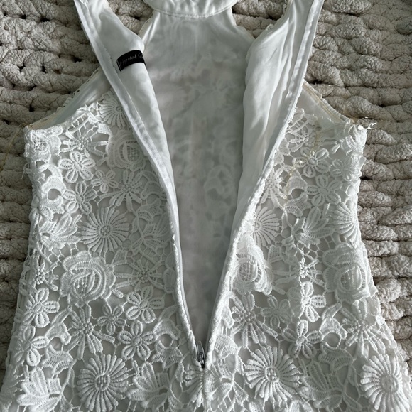 White lacy lined dress halterneck, size 1 - Picture 9 of 11